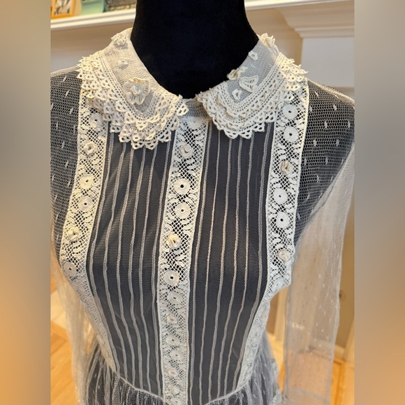 RED VALENTINO Lace Delicate Feminine Peter Pan Collar Romantic Dress in Neutrals - Picture 4 of 11